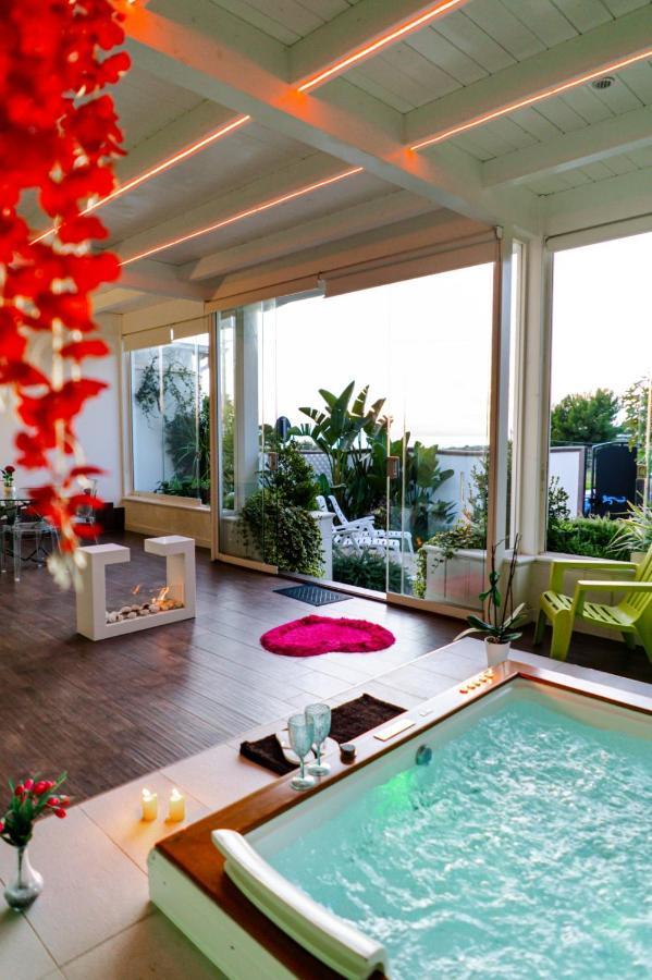 Resort Villa La Perla Sul Mare Leporano Extérieur photo